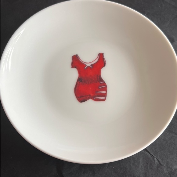 NIB whimsical, 50’s swimsuit inspired set of 4 porcelain Prima Design plates - Picture 5 of 16